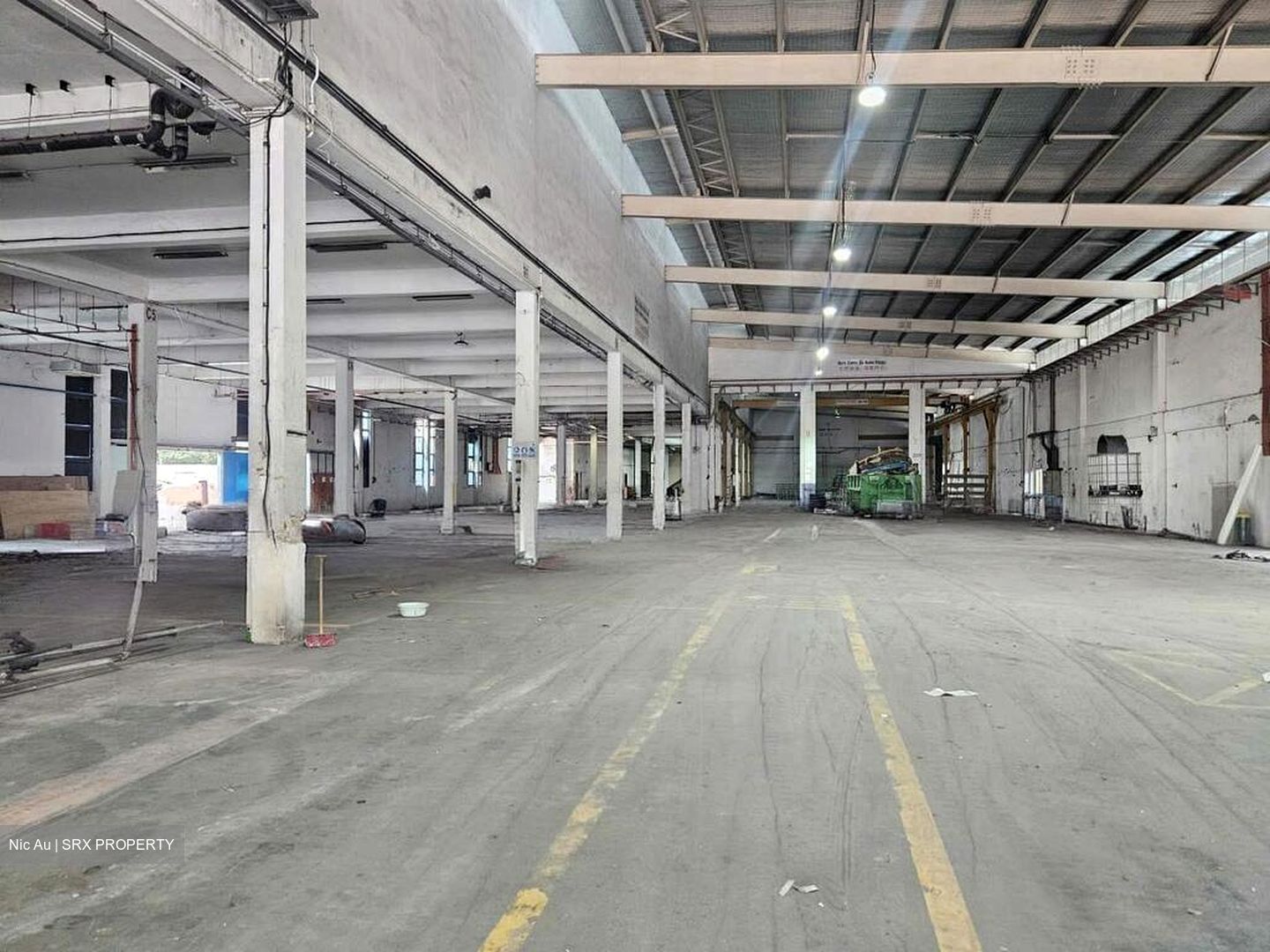 Benoi Road (D22), Warehouse #577733371